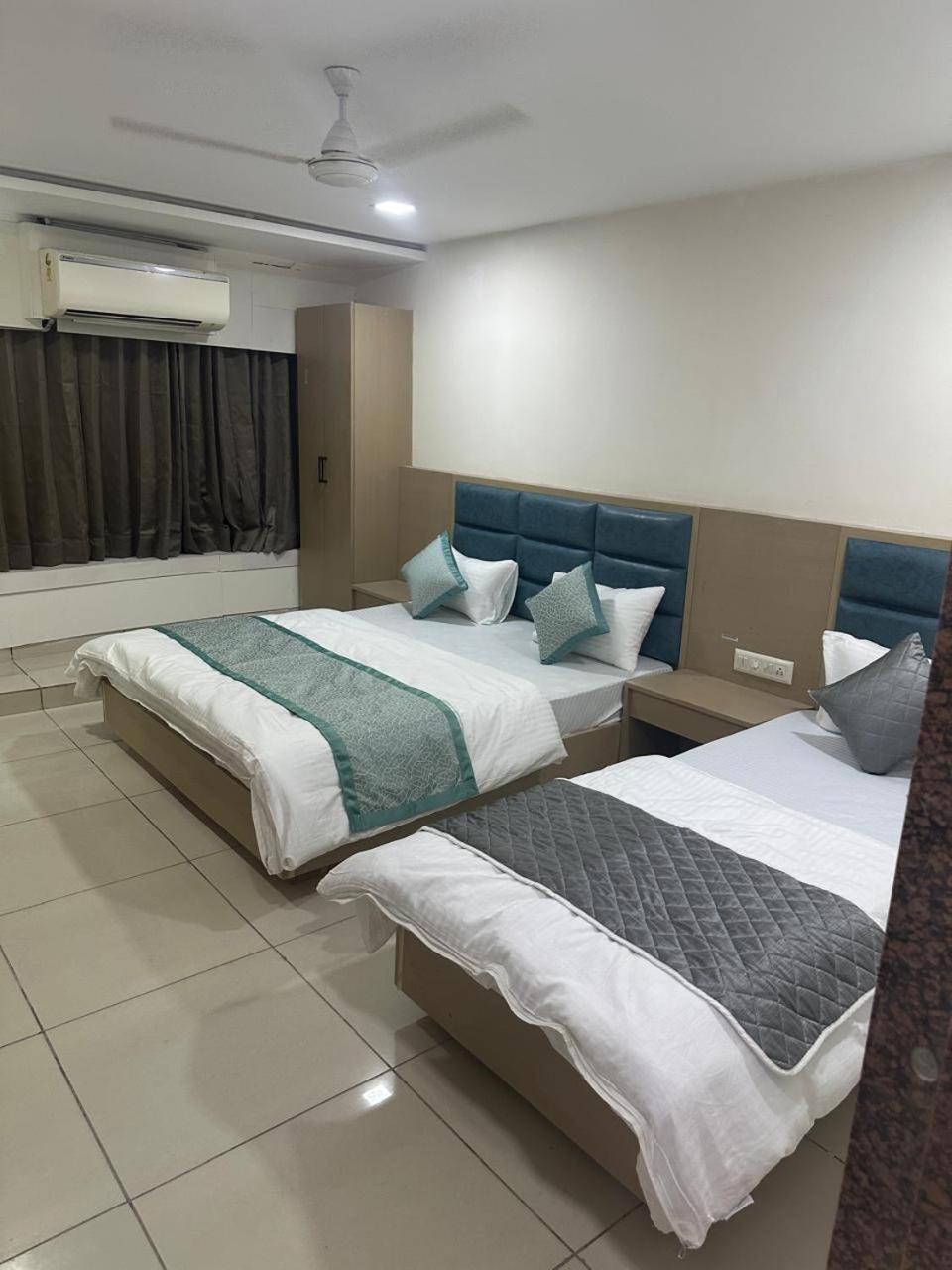 Hotel Nest View Ahmedabad Exteriör bild