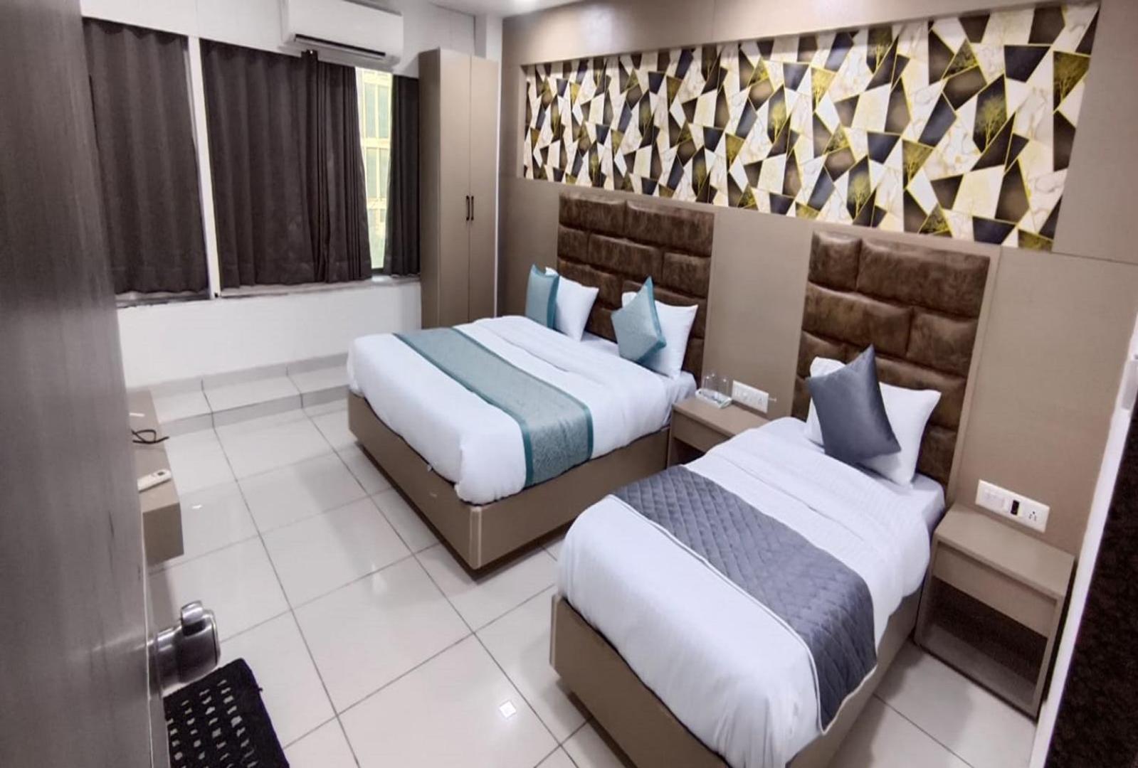 Hotel Nest View Ahmedabad Exteriör bild