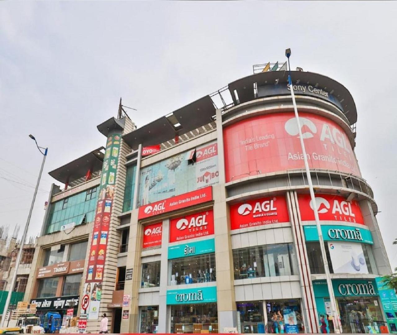 Hotel Nest View Ahmedabad Exteriör bild